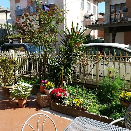 A 200 Mt Dal Mare, La Mimosa Apartamento Rimini